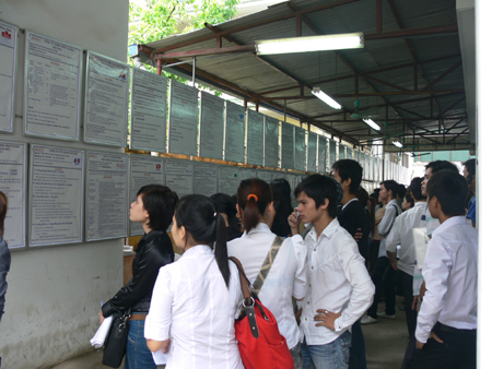 Mỗi phiên GDVL Hà Nội thu hút gần 2.000 LĐ tìm việc, nhưng có rất ít CN kỹ thuật và LĐPT.
