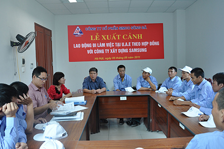 Lễ xuất cảnh đưa 50 LĐVN đầu tiên sang UAE. 	ảnh: S.C