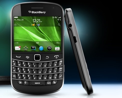 Chiếc Blackberry Bold 9900 được xem như con bài chiến lược của RIM trong năm nay. Ảnh: pinoytutorial.com