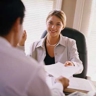 Ứng xử với tình huống trớ trêu khi đi xin việc