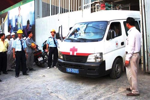 Tai nạn lao động: Những kí ức kinh hoàng !, Tin tức Việt Nam, Tin tức trong ngày, tai nạn lao động, phụ hồ, phụ nữ, công trường, xây dựng, tai nạn chết người